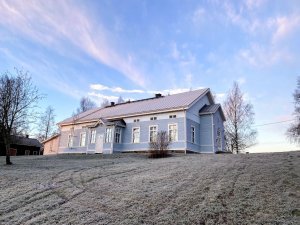 Eväitä yrittäjille -aamiaistilaisuus perjantaina 8.12.202 klo 7.30-9.00 Taidekeskus Harrissa Alavudella.